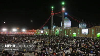 تصاویر هوایی از نورافشانی مسجد جمکران در شب نیمه شعبان تصاویر هوایی از نورافشانی مسجد جمکران در شب نیمه شعبان
